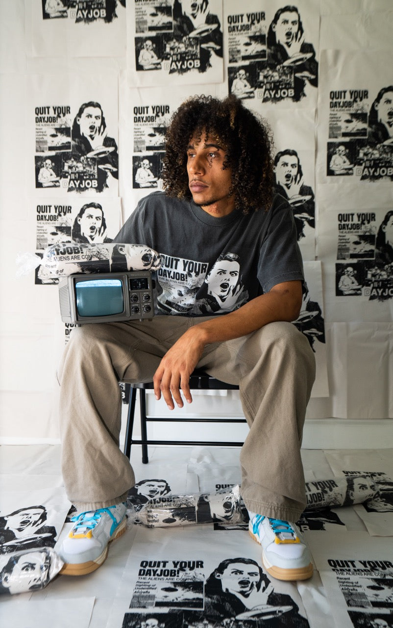 ALIEN INVASION TEE